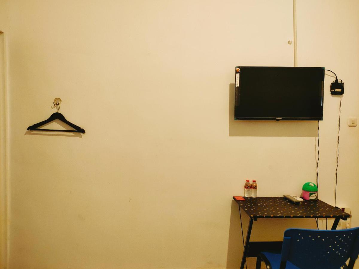 Reddoorz At Sukomanunggal Surabaya Exterior foto